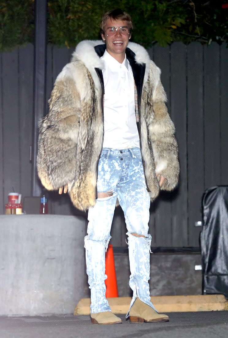 AG_158467 - - West Hollywood, CA - Justin Bieber joins friends for a night out at Hyde Sunset Kitchen & Cocktails.The Canadian pop star bundled up in a hooded fur coat, a button down white shirt, distressed jeans and suede shoes. AKM-GSI 19 DECEMBER 2016To License These Photos, Please Contact : Maria Buda (917) 242-1505 mbuda@akmgsi.com or Mark Satter (317) 691-9592 msatter@akmgsi.com sales@akmgsi.com