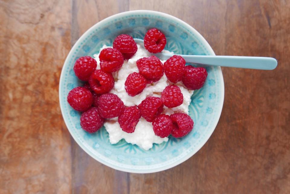 23) Berries With Cottage Cheese