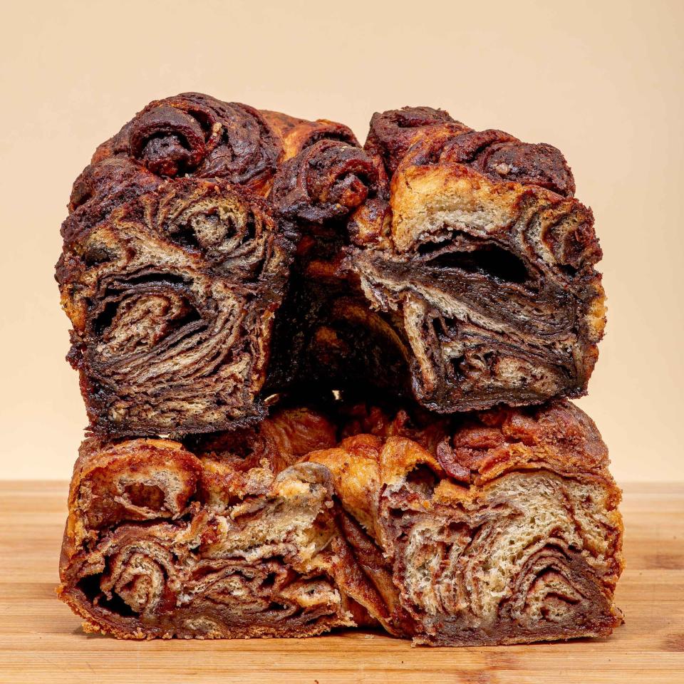 <p><a href="https://go.redirectingat.com?id=74968X1596630&url=https%3A%2F%2Fwww.goldbelly.com%2Fgreens-bakery%2Fround-cinnamon-babka-2-pack-round-assorted-babka-2-pack&sref=https%3A%2F%2Fwww.womansday.com%2Frelationships%2Ffamily-friends%2Fg44703436%2Fgift-ideas-for-rosh-hashanah%2F" rel="nofollow noopener" target="_blank" data-ylk="slk:Shop Now;elm:context_link;itc:0;sec:content-canvas" class="link ">Shop Now</a></p><p>Best Seller Round Babka</p><p>goldbelly.com</p><p>$41.95</p>