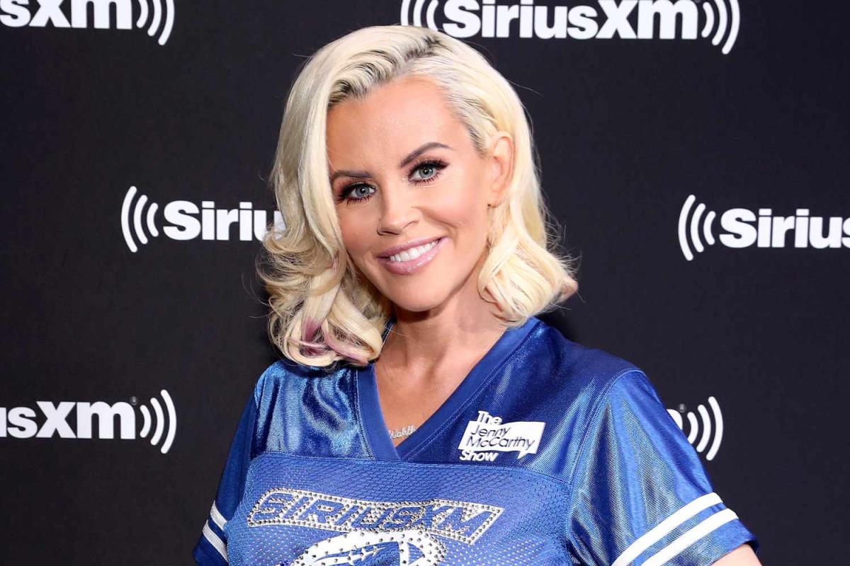 Jenny McCarthy & Carmen Electra for SKIMS: See the Photos