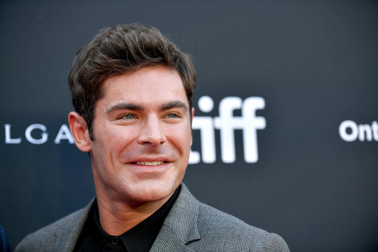 Zac Efron promociona su nueva película 'The iron claw' pero el cambió que sufrió en su mandíbula a raíz de un accidente vuelve a cobrar protagonismo. (Foto de Rodin Eckenroth/Getty Images)