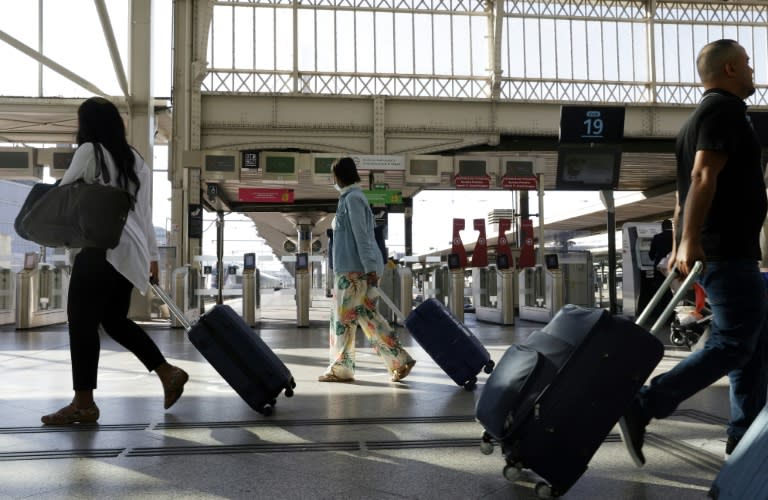 L'entreprise WePost propose aux clients de la SNCF de transporter des marchandises confiées par des tiers contre rémunération (Geoffroy Van der Hasselt)