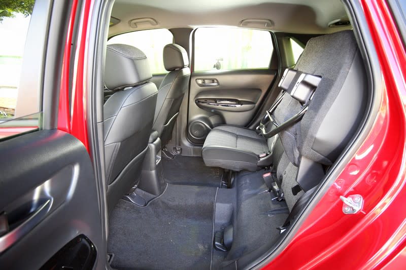 Ultra Seat多功能變化座椅可按6/4比例掀起後座椅墊，高聳物件也可安置其中。