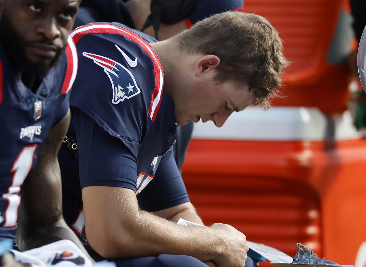 Video reveals Tom Brady's postgame message to Mac Jones