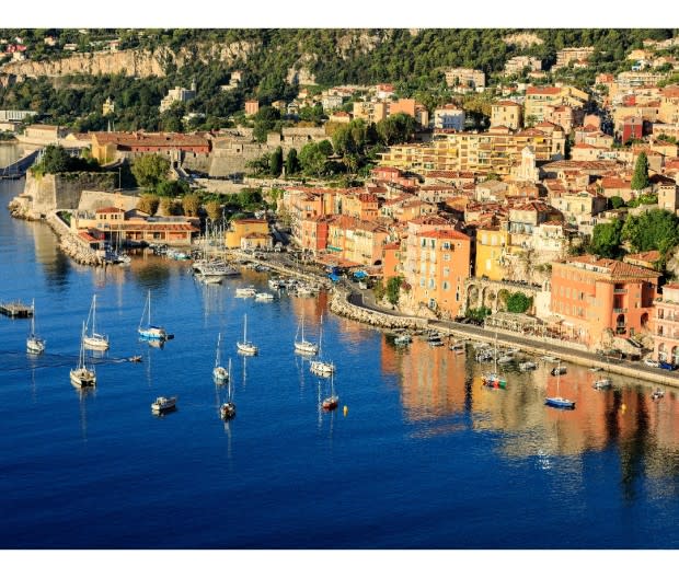 Villefranche sur Mer is about five miles from Nice. Monaco is just down the road.<p>CamilleMOIRENC7</p>