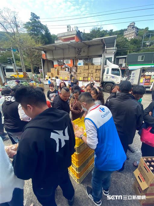 家樂福行動超市車。（圖／業者提供）