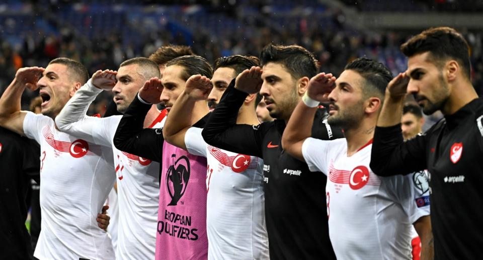 Die türkische Nationalmannschaft sendete ein politisches Zeichen. (Bild: Getty Images)