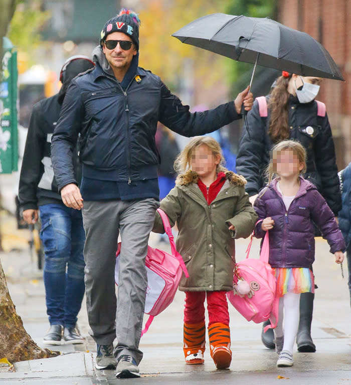 Bradley Cooper con su hija Lea de Seine