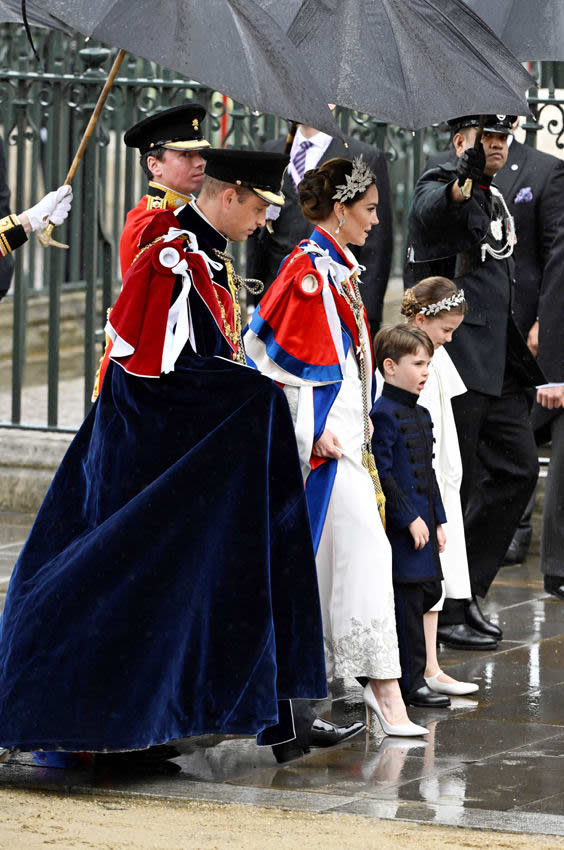 Los príncipes de Gales y sus hijos en la coronacion de Carlos III