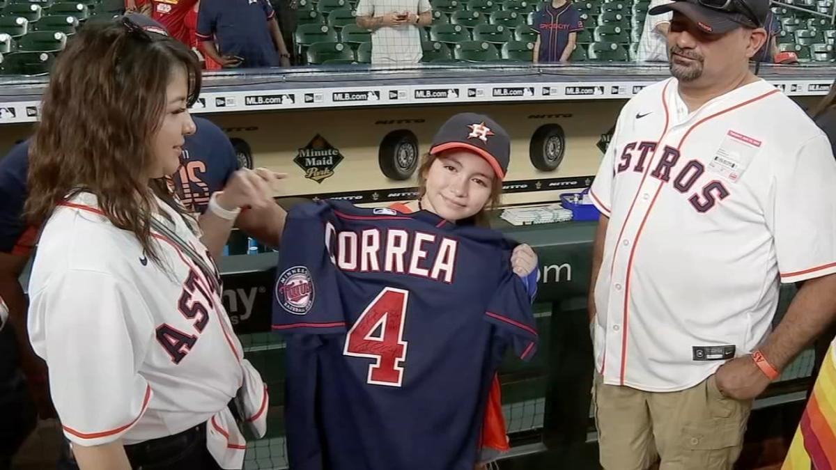 Carlos Correa honors young Uvalde survivor - Our Esquina