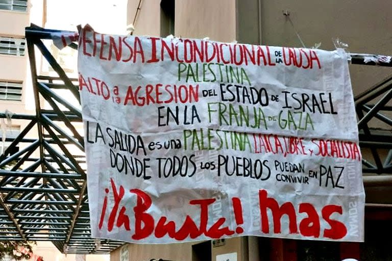 Los estudiantes judíos denuncian una mayor presencia de carteles con mensajes antisemitas en el contexto de la guerra en Medio Oriente