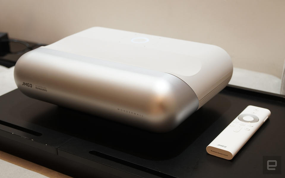 JMGO O1 ultra-short throw LED projector