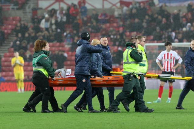 Huge blow for Niall Huggins as Sunderland receive injury confirmation -  Yahoo Sport