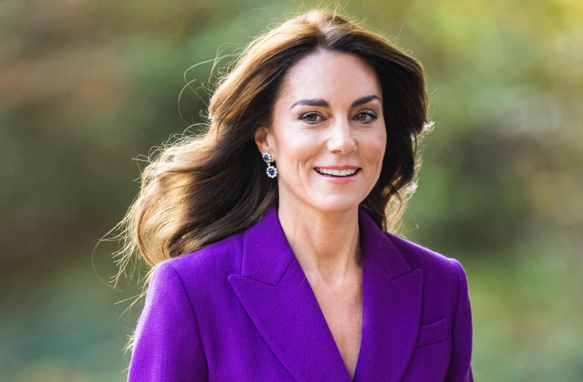 Kate Middleton Spread Holiday Spirit by Including Her Kids in This ...