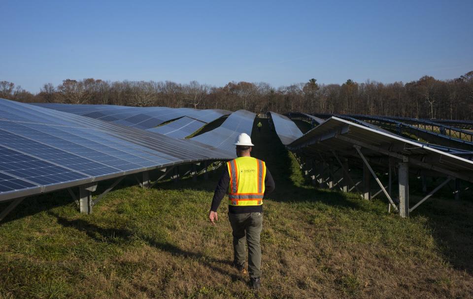 <span class="caption">Utility-scale solar use has grown quickly in the U.S. in recent years.</span> <span class="attribution"><a class="link " href="https://www.gettyimages.com/detail/news-photo/employees-from-a-radian-generations-operations-and-news-photo/893158122" rel="nofollow noopener" target="_blank" data-ylk="slk:Robert Nickelsberg/Getty Images;elm:context_link;itc:0;sec:content-canvas">Robert Nickelsberg/Getty Images</a></span>