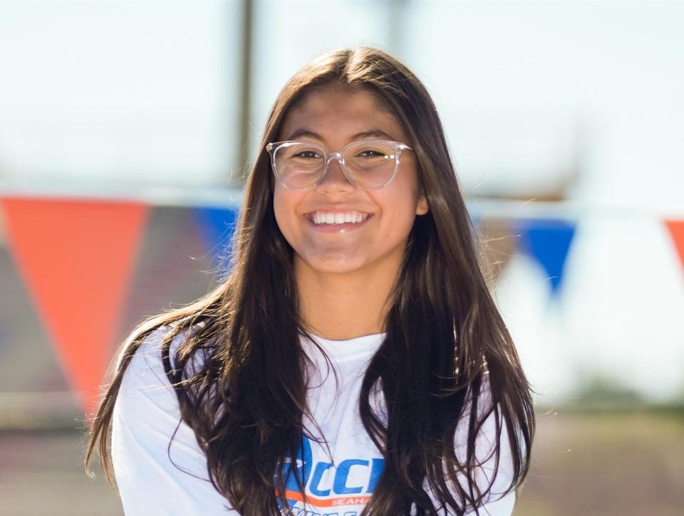 Alejandra Figueroa, Cape Coral swimming