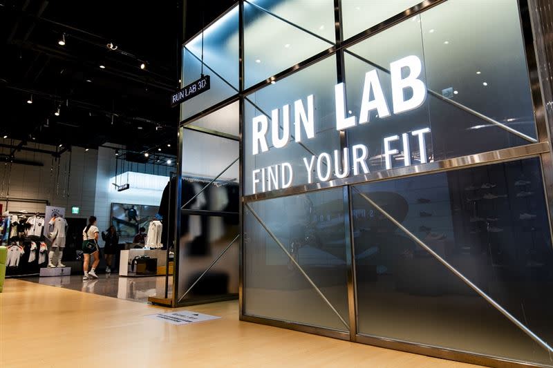 adidas在Brand Center信義品牌概念店推出專屬跑者的「RUN LAB -3D動態跑姿分析」旗艦服務。（圖／品牌業者提供）