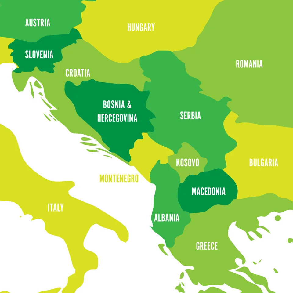 科索沃（Kosovo）位於有「歐洲火藥庫」之稱的巴爾幹半島，與塞爾維亞（Serbia）接壤，西面有蒙特內哥羅（Montenegro），東南臨馬其頓（Macedonia），西南則與阿爾巴尼亞（Albania）相鄰。（圖片來源：Getty Images）