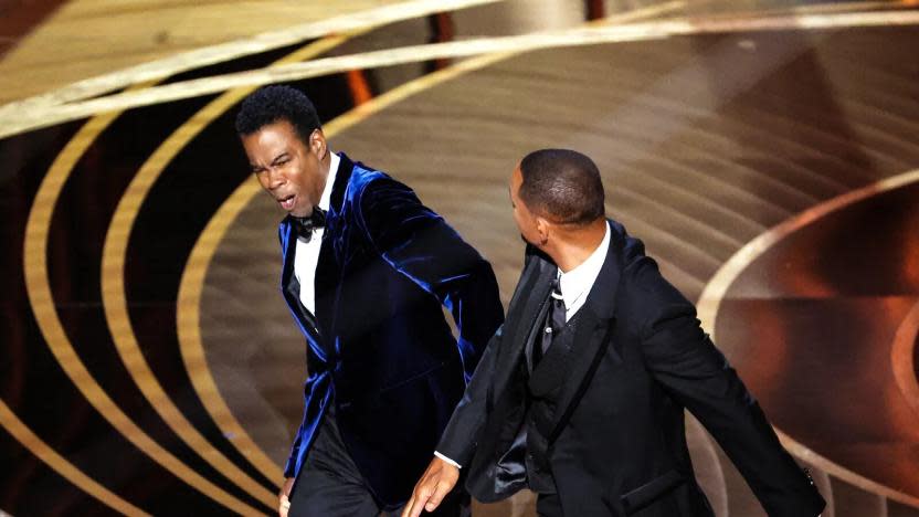 Will Smith abofetea a Chris Rock durante la ceremonia del Oscar 2022 (Fuente: Getty Images)