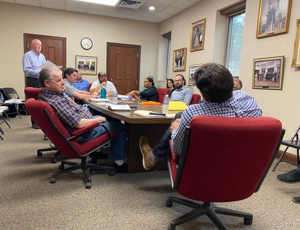 City council members met Thursday to discuss the agenda for the June city council meeting.