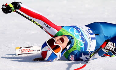 Lindsey Vonn screams after completing the Alpine Skiing Ladies Downhill