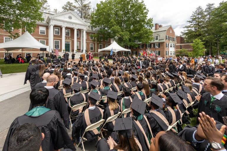 Los graduados 2024 de la universidad de Dartmouth tuvieron el honor de escuchar un discurso de Federer