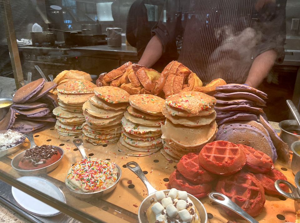 American breakfast kitchen in the bacchanal buffet in las vegas