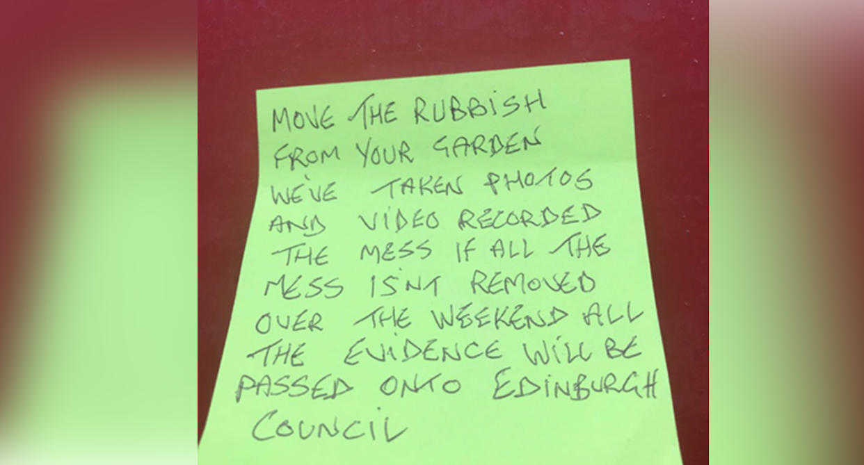 On Friday, Ms Thomson came home to a passive aggressive note from an anonymous neighbour complaining about construction rubbish in her garden. Source: Twitter/Keli Thomson