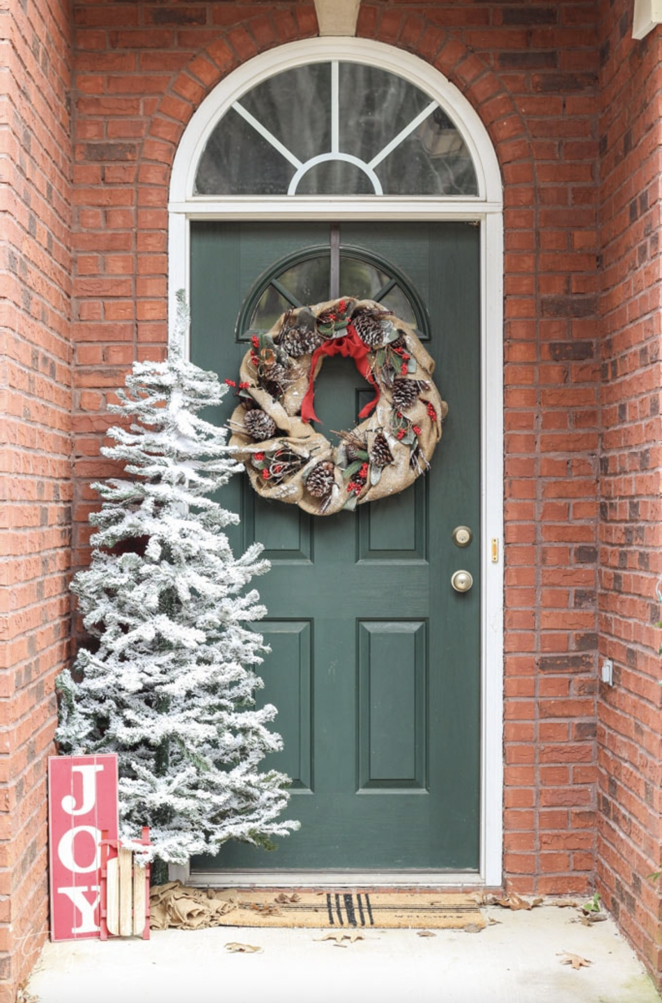 diy christmas door decorations with joy sign