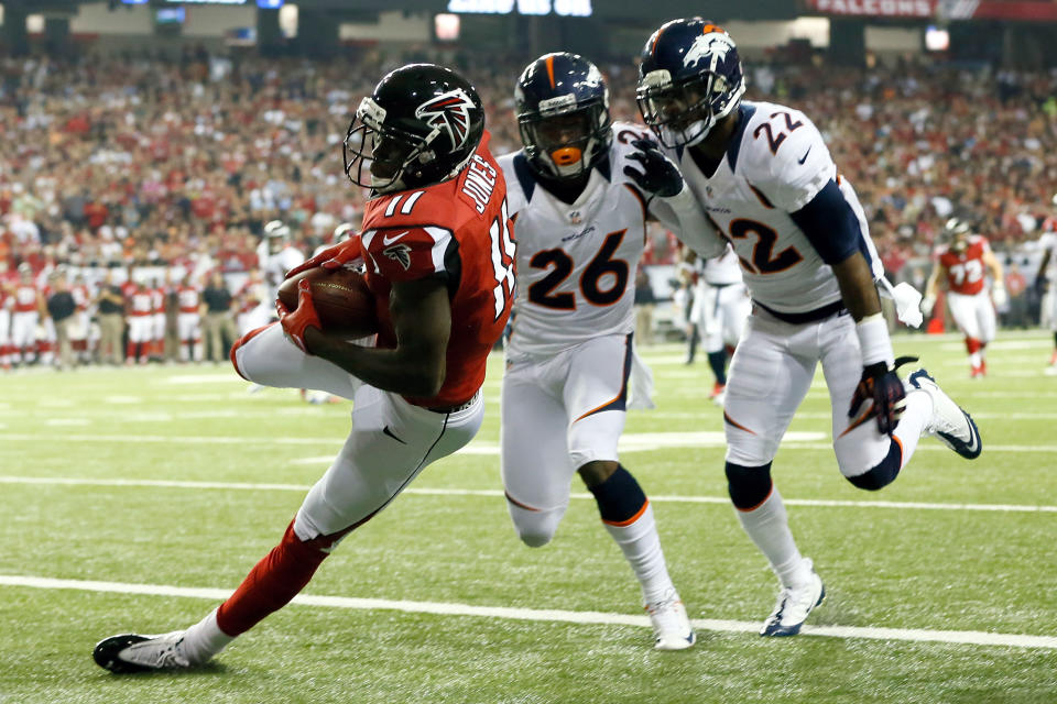 ATLANTA, GA - SEPTEMBER 17: Wide receiver Julio Jones #11 of the Atlanta Falcons drops a pass in the end zone against the Denver Broncos during a game at the Georgia Dome on September 17, 2012 in Atlanta, Georgia. (Photo by Kevin C. Cox/Getty Images)