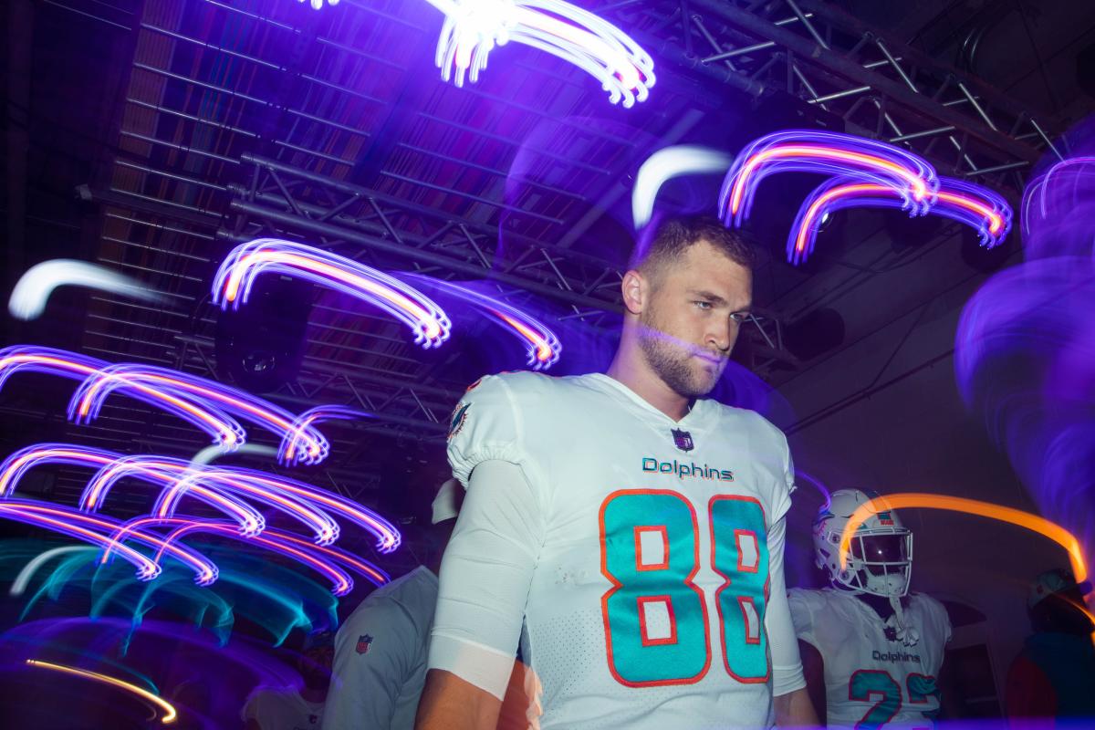 Miami Dolphins tight end Mike Gesicki (88) catches a pass during