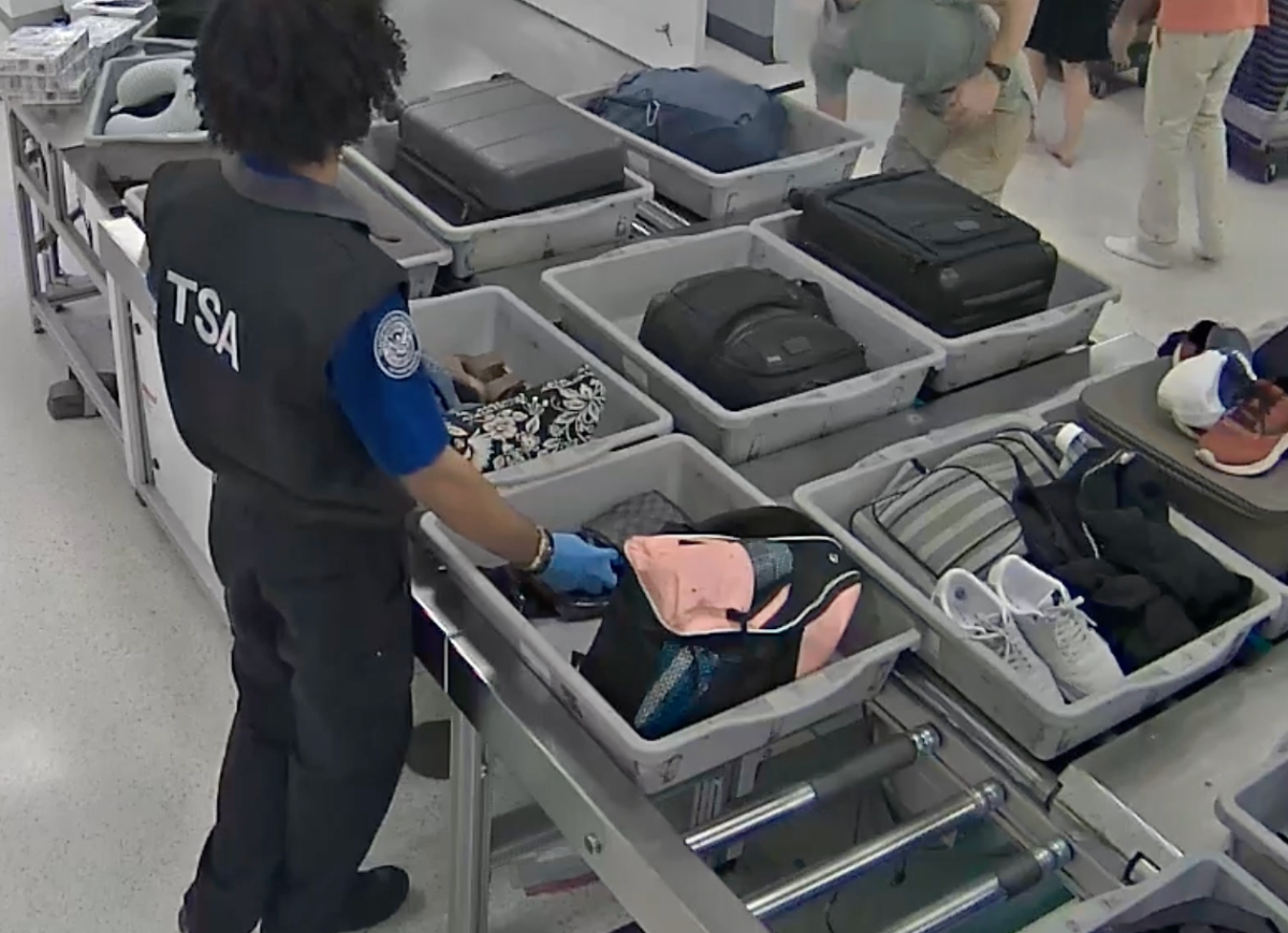 TSA Agents Accused of Stealing From Passengers During Security Checks ...