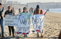 <p>Activists and immigrants stage a rally along the U.S.-Mexico border in support of passage of the Dream Act Feb. 7, 2018 in San Ysidro, Calif. (Photo: Sandy Huffaker/Getty Images) </p>