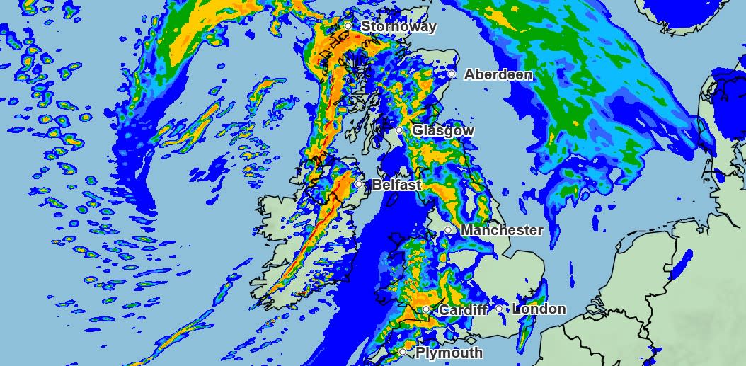 https://www.metoffice.gov.uk/weather/maps-and-charts/rainfall-radar-forecast-map#?bbox=[[46.437856895024204,-32.12402343750001],[61.41775026352099,24.125976562500004]]&model=ukmo-ukv&layer=rainfall-rate&timestep=1705845600000