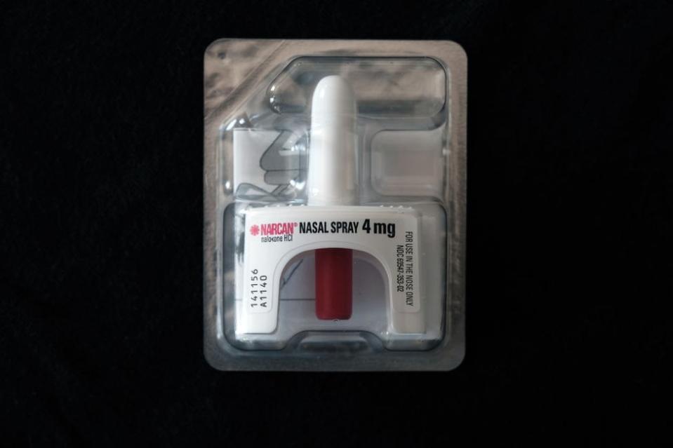 El espray nasal Narcan.