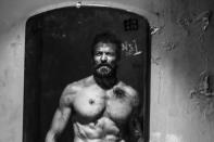 <p>In 'Logan,' Hugh Jackman’s Wolverine has become a weathered desert desperado with a diminished healing factor, but despite his beaten-and-bruised body, director James Mangold’s mirror-image photo of the mutant — boasting his usual chiseled muscles — proves the actor’s gym-rat preparation for the role hasn’t changed. (Photo: <a rel="nofollow noopener" href="https://twitter.com/mang0ld?ref_src=twsrc%5Etfw" target="_blank" data-ylk="slk:@mang0ld;elm:context_link;itc:0;sec:content-canvas" class="link ">@mang0ld</a>/Twitter) </p>