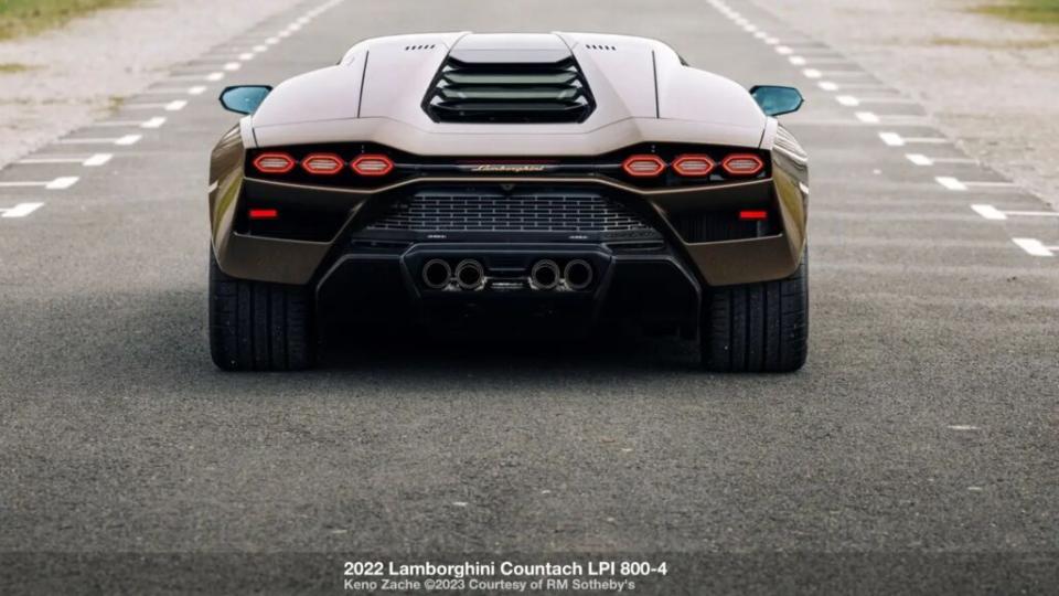 2022 Lamborghini Countach LPI 800-4