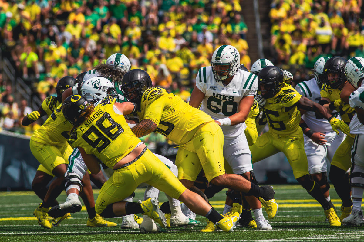 Oregon Football: Updated win-percentage odds for every Duck game