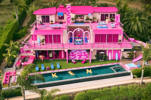 <p>Airbnb/Hogwash Studios</p> Barbie's Malibu Dreamhouse up for rent on Airbnb