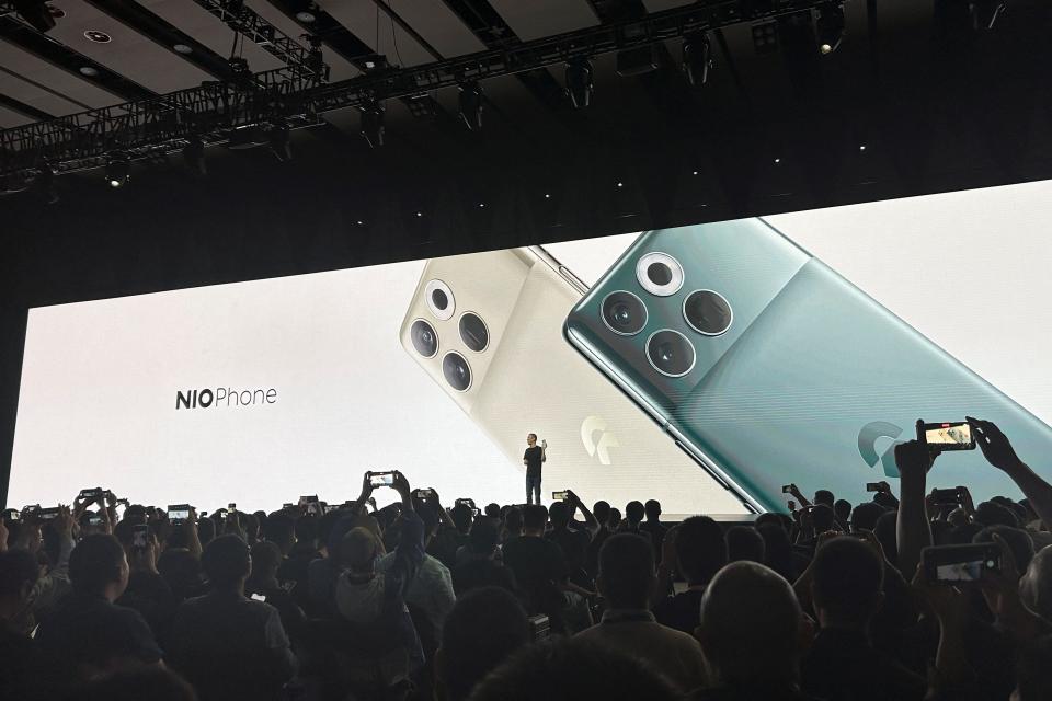 William Li at the launch of the NIO phone