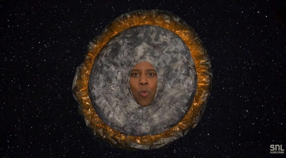 SNL veteran Kenan Thompson played the solar eclipse in the sketch. YouTube/SNL