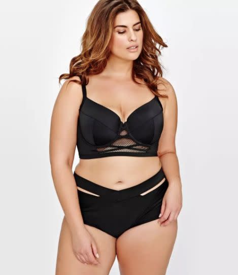 <strong>Sizes</strong>: X to 4X<br />Get it <a href="https://www.additionelle.com/en-us/cactus-long-line-underwire-bikini-top/768885.html?cgid=Apparel-Swimwear&amp;dwvar_768885_color=Black" target="_blank">here</a>.&nbsp;