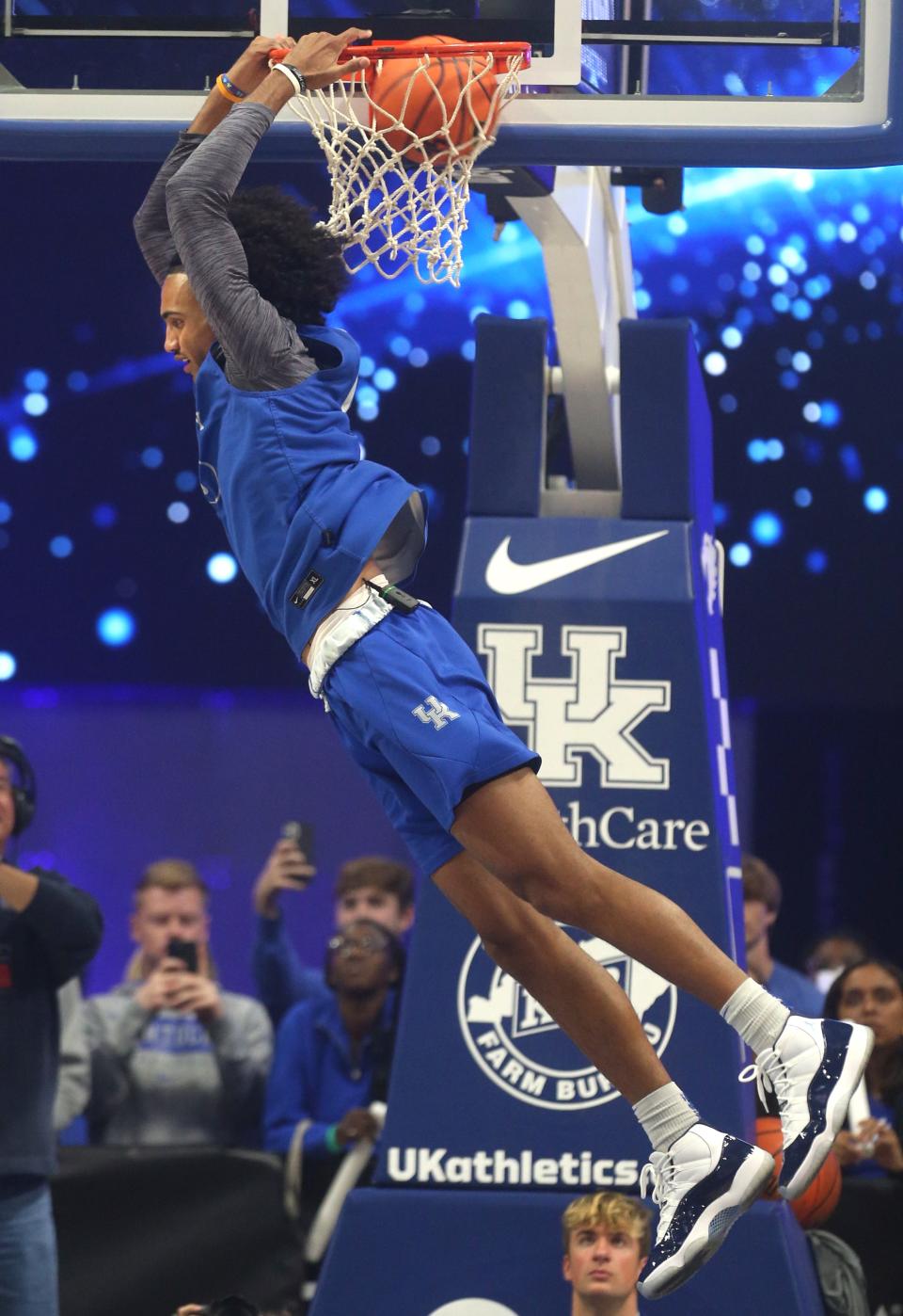 Kentucky’s Jacob Toppin makes this dunk during Big Blue Madness.Oct. 14, 2022