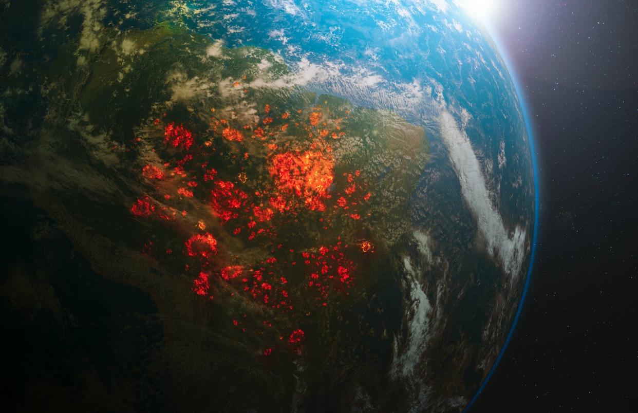 <span class="caption">Recreación de los incendios de Brasil vistos desde el espacio.</span> <span class="attribution"><a class="link " href="https://www.shutterstock.com/es/image-illustration/aerial-view-space-ecological-disaster-fires-1489282430" rel="nofollow noopener" target="_blank" data-ylk="slk:OSORIOartist / Shutterstock;elm:context_link;itc:0;sec:content-canvas">OSORIOartist / Shutterstock</a></span>