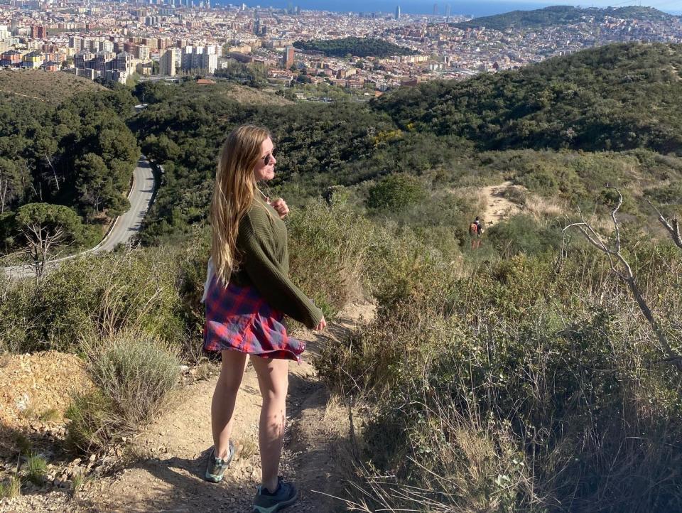 jordan hiking on a train in barcelona