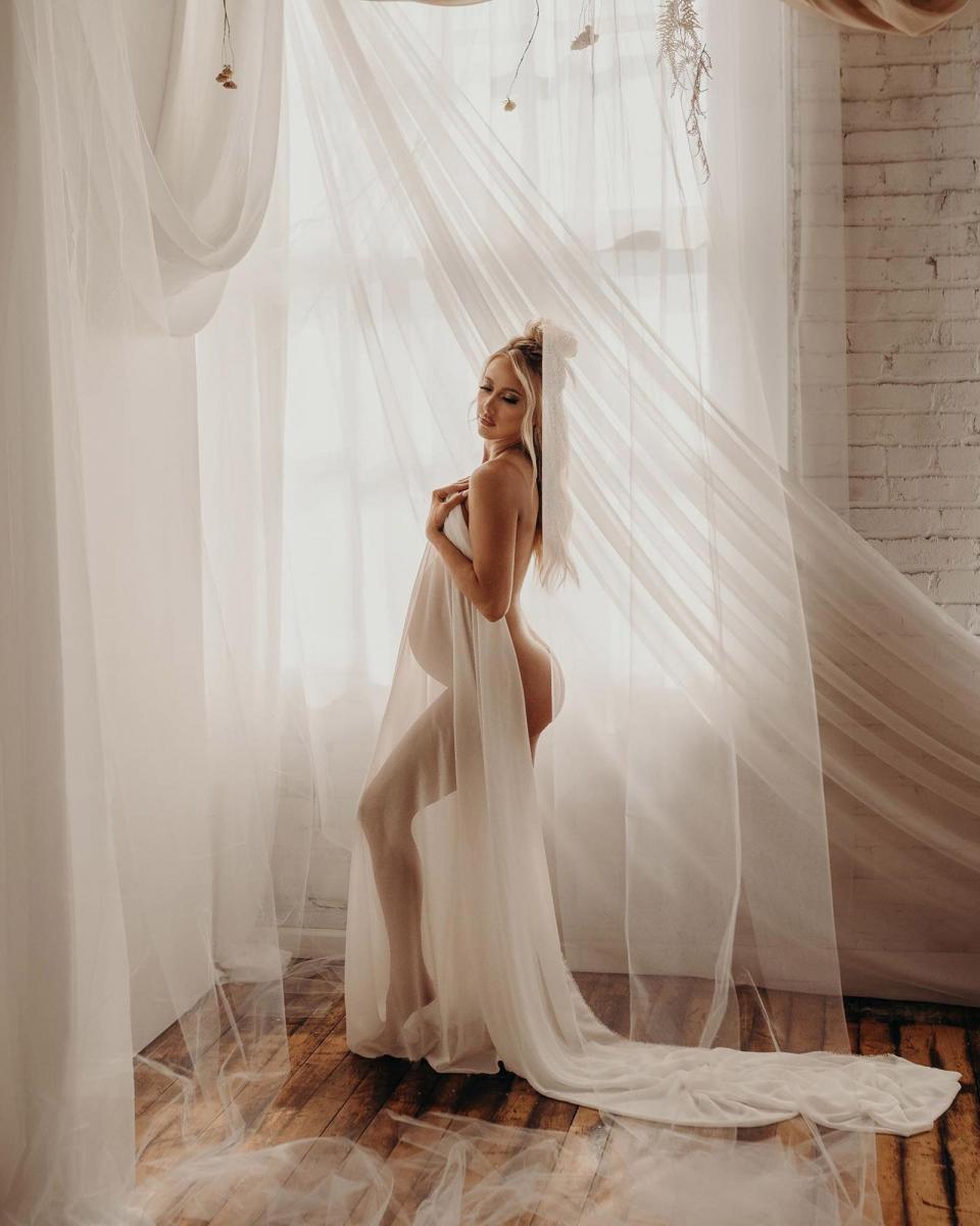 Brittany Mahomes Poses Nude in Maternity Photoshoot as She and Husband Patrick Mahomes Await Baby No. 2. https://www.instagram.com/p/ClcKmq3pEMw/. Brittany Mahomes/Instagram