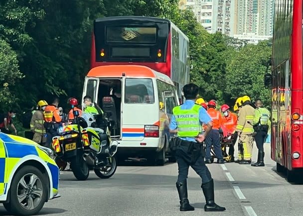 救援人員及警方到場。

