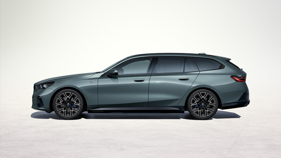 The 2025 BMW i5 eDrive40 Touring from the side