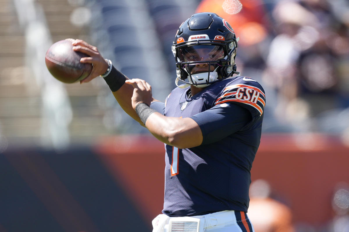 Justin Fields intensifies Chicago Bears' quarterback competition with  promising NFL preseason debut vs. Dolphins, NFL News, Rankings and  Statistics