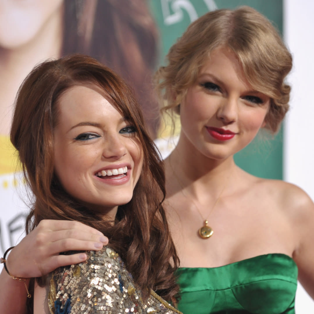  Emma Stone and Taylor Swift arrive to the "Easy A" Los Angeles Premiere at Grauman's Chinese Theatre on September 13, 2010 in Hollywood, California. 